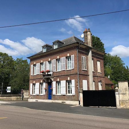 Maison Quatre Freres Louviers Eksteriør bilde