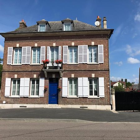 Maison Quatre Freres Louviers Eksteriør bilde