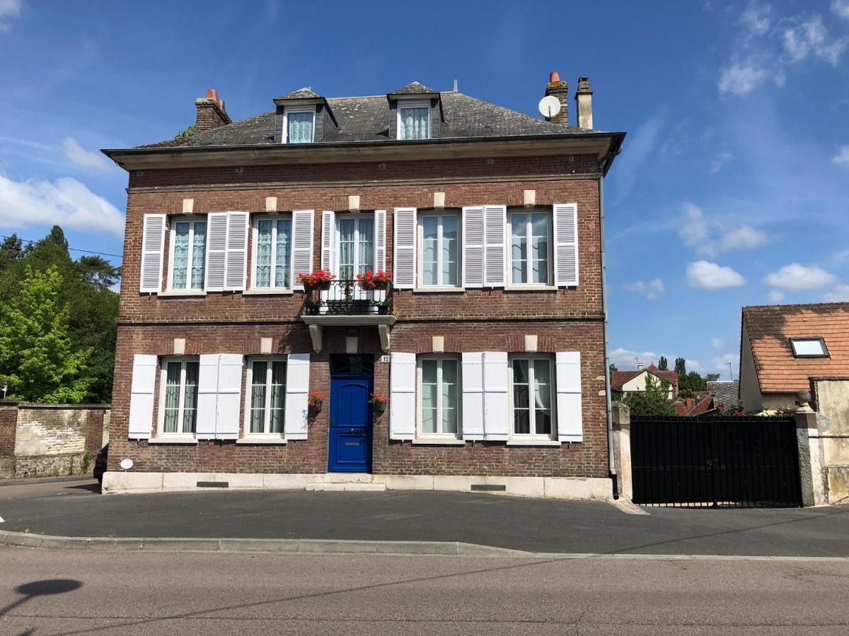 Maison Quatre Freres Louviers Eksteriør bilde